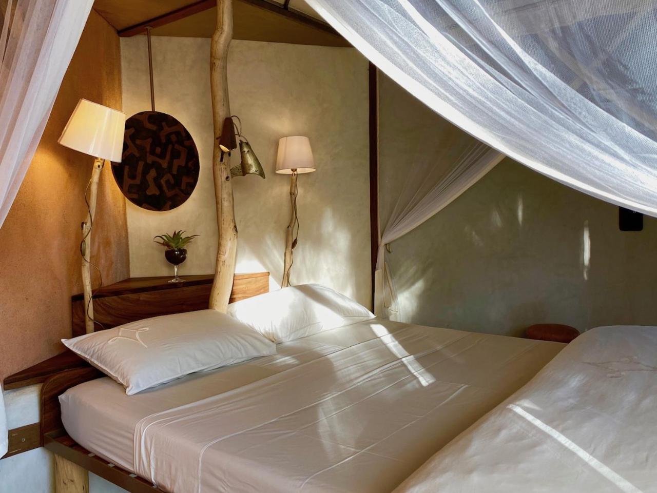 Bakuba Lodge - Le Petit Hotel Du Voyageur Ankilibe Buitenkant foto