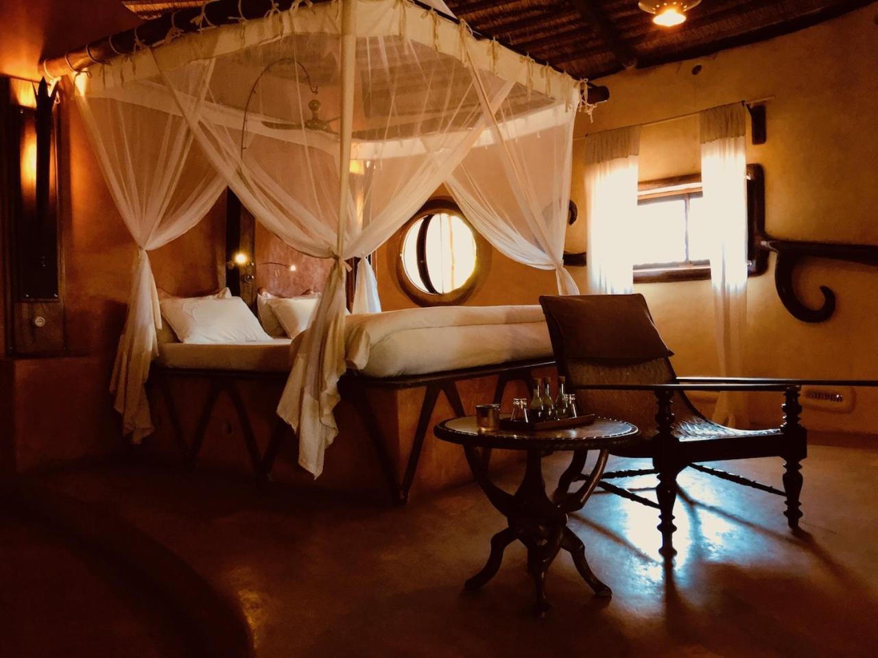 Bakuba Lodge - Le Petit Hotel Du Voyageur Ankilibe Buitenkant foto