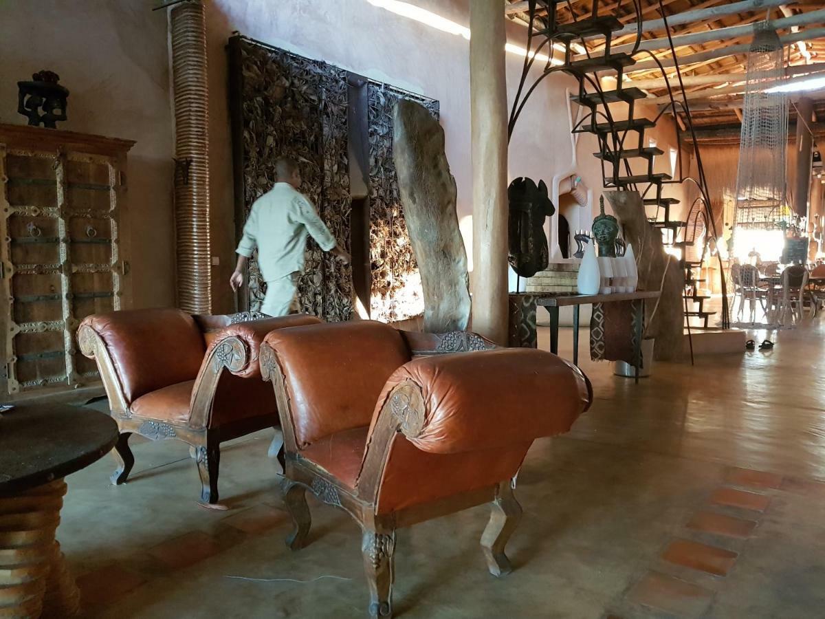 Bakuba Lodge - Le Petit Hotel Du Voyageur Ankilibe Buitenkant foto