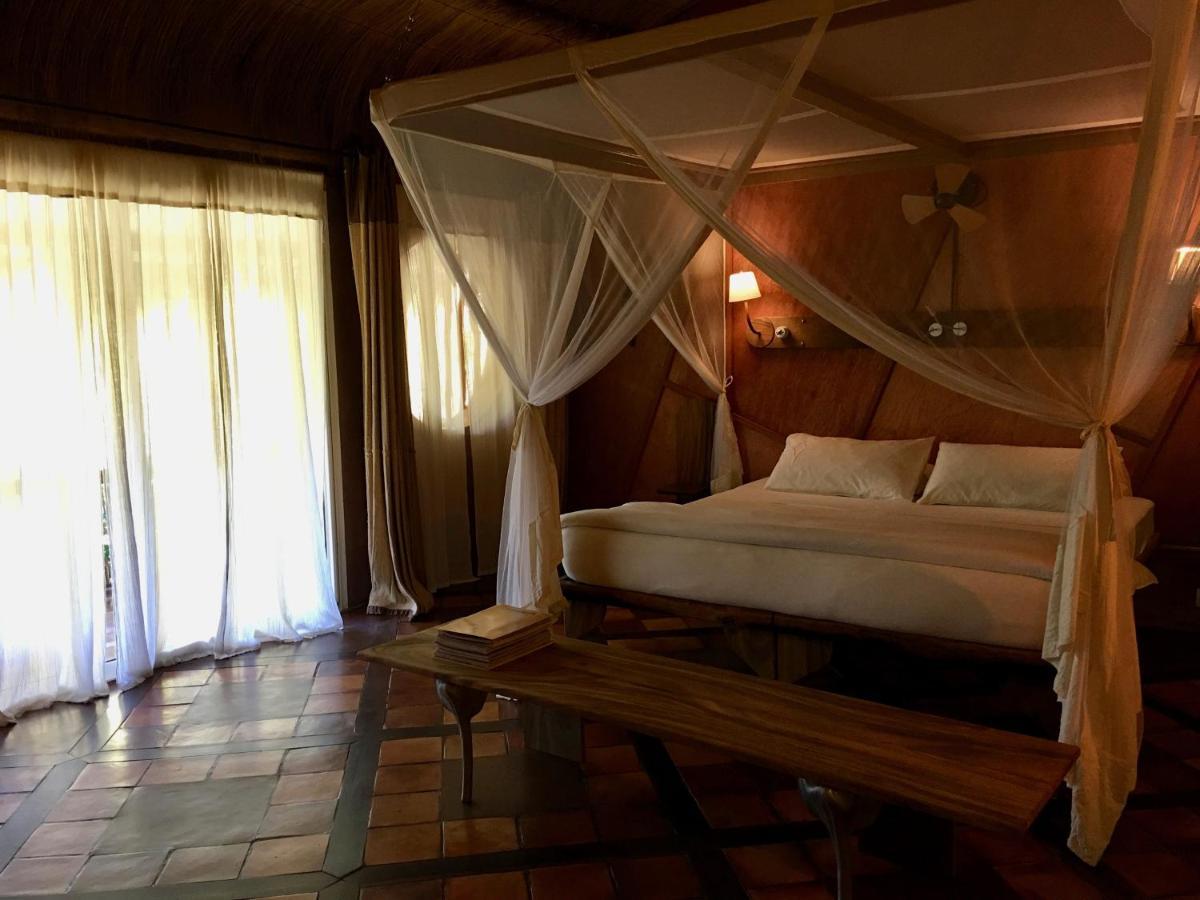 Bakuba Lodge - Le Petit Hotel Du Voyageur Ankilibe Buitenkant foto